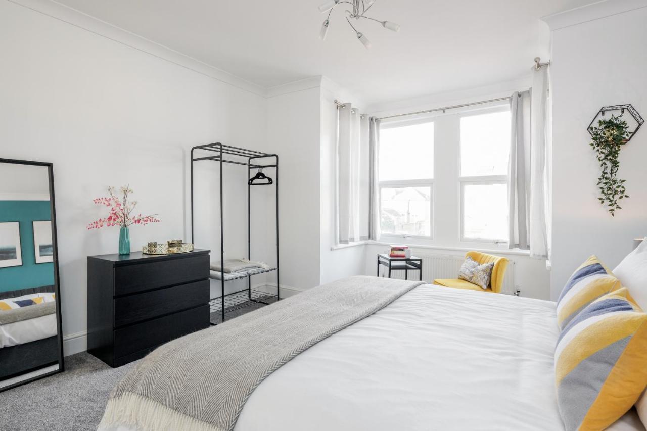 Business & Leisure 2 Bedroom & Parking By Damask Homes Ілфорд Екстер'єр фото